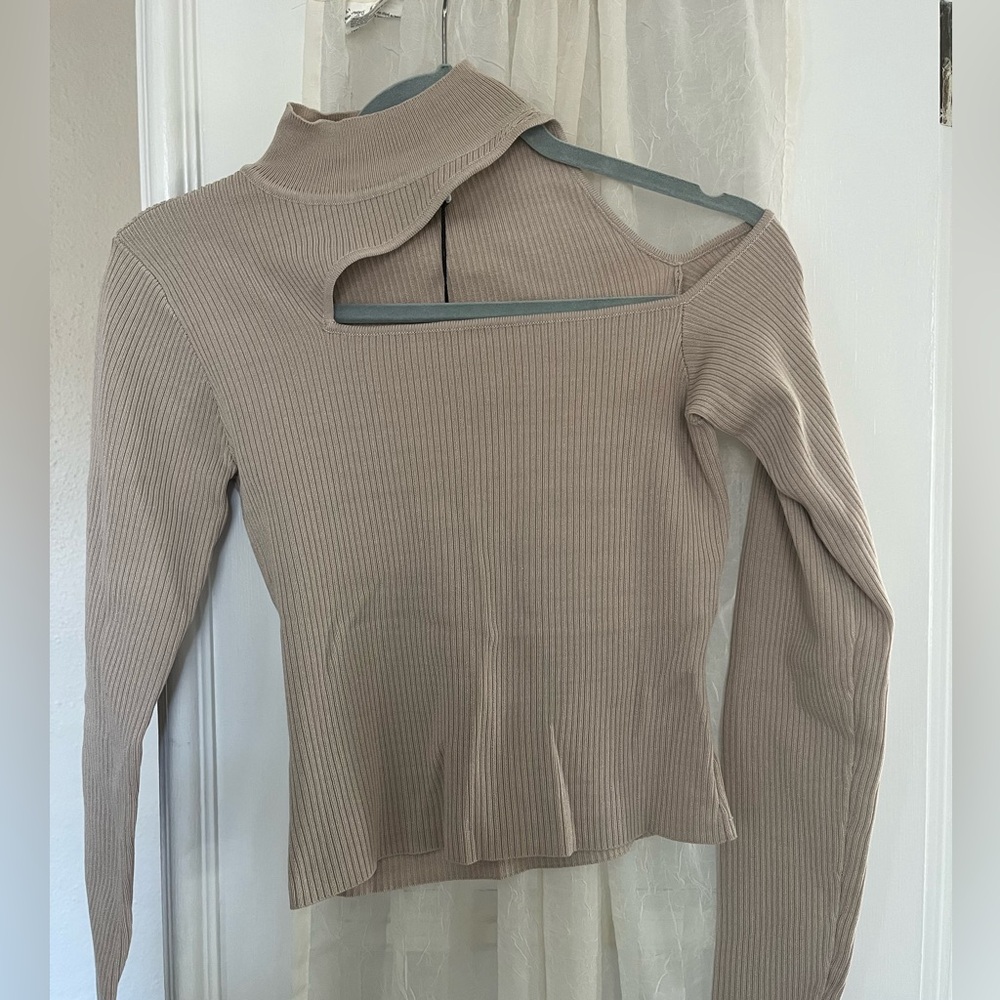 NAKD NWT cut out turtleneck